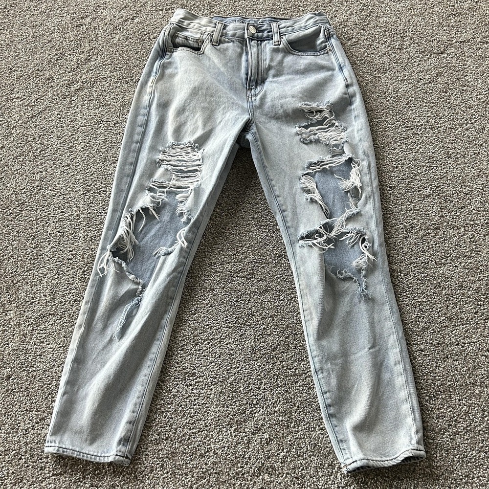 American Eagle Outfitters Mom Jeans Womens 2 Light Wash Blue Distressed Denim
